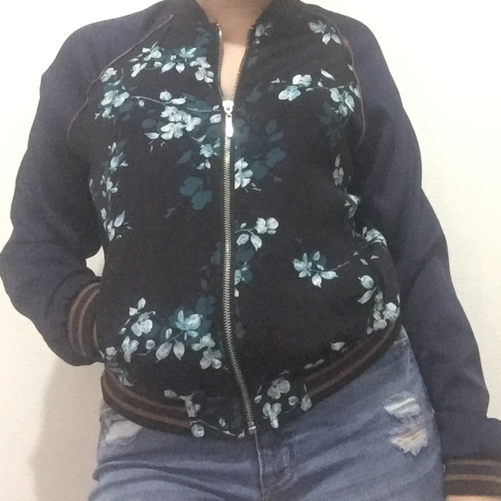 ™️Floral bomber jacket🌺 - Picture 6 of 7